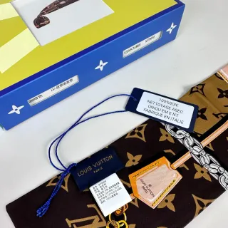 Louis Vuitton भूरा सोना मोनोग्राम प्रिंटेड रेशम शॉल