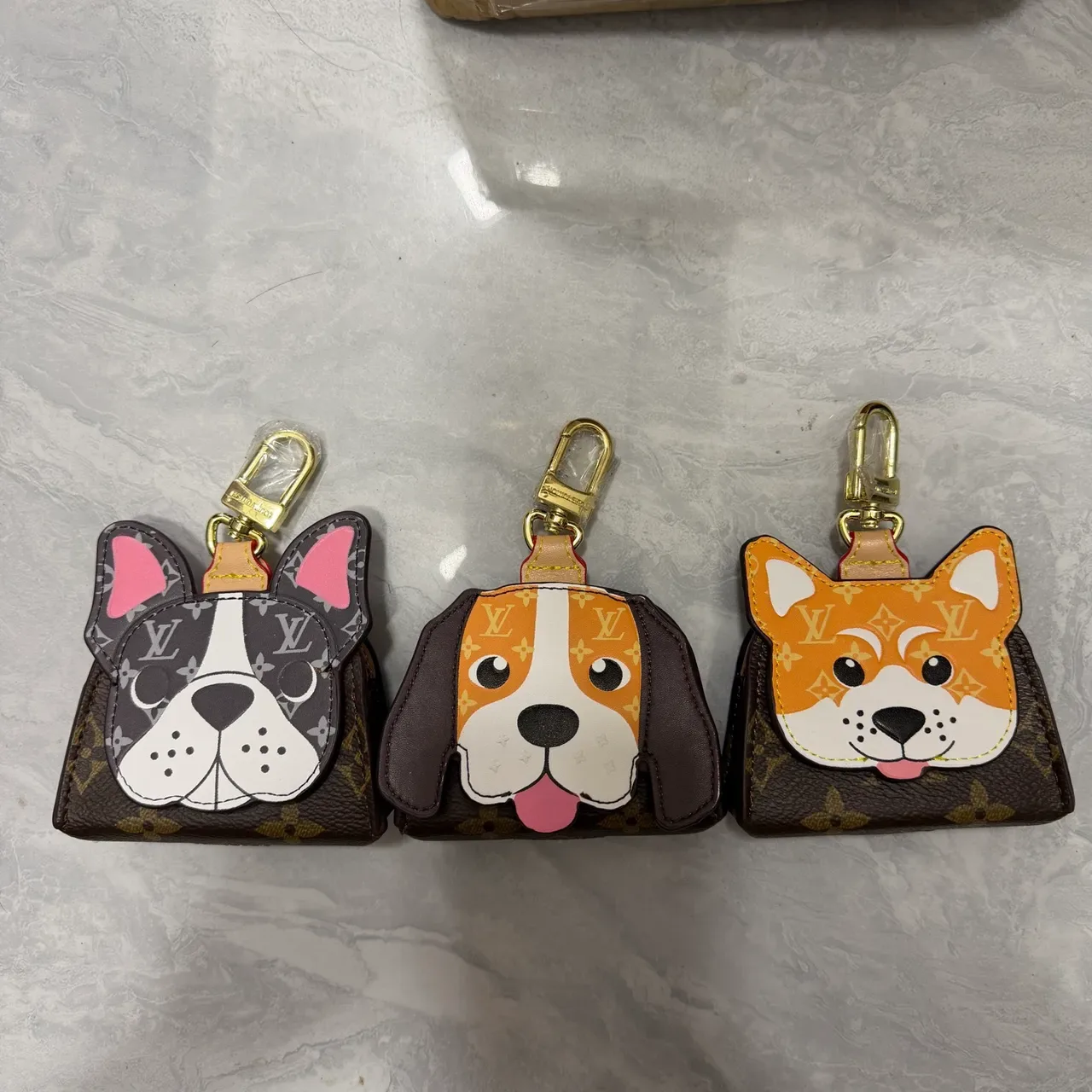 Louis Vuitton বাদামি নারঞ্জি কুকুরের মুখ এপ্লিকে মনোগ্রাম ক্যানভাস হ্যান্ডব্যাগ 4