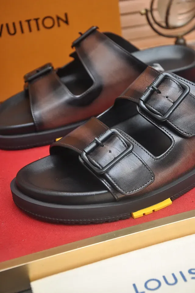 Louis Vuitton صندل سليب بكل جلد بني كاجوال 2