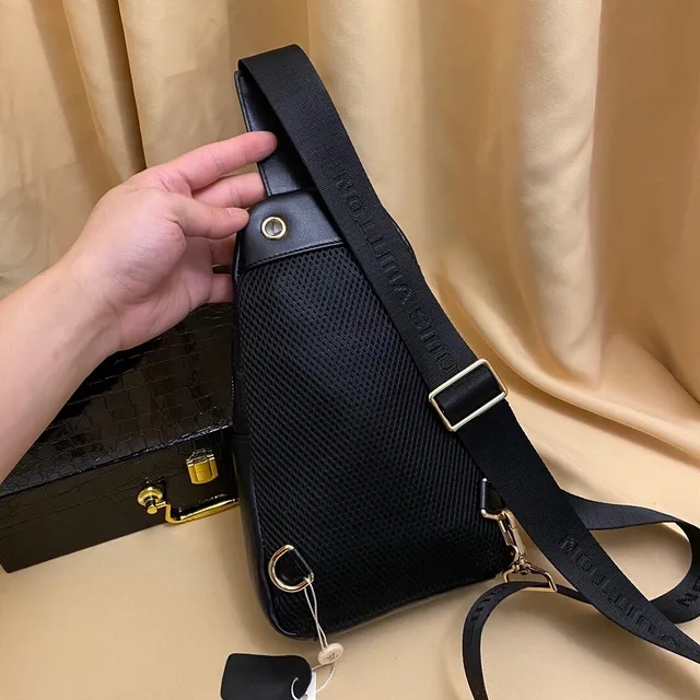 Louis Vuitton DD662 أسود ذهبي مونوغرام-مبطن جلد تركيبات معدنية حقيبة كروس بودي 3