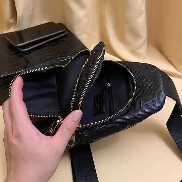 Louis Vuitton DD662 أسود ذهبي مونوغرام-مبطن جلد تركيبات معدنية حقيبة كروس بودي 5