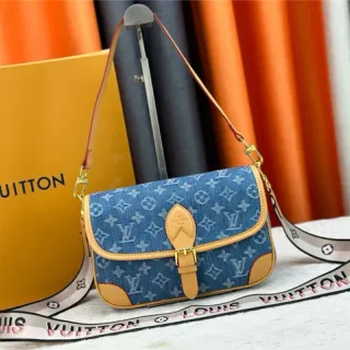 Louis Vuitton bolsa de denim com monograma flap ao ombro