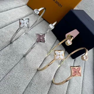 Louis Vuitton سوار زهر فضي ذهبي سوار مفتوح نمط رباعي الوريق سوار