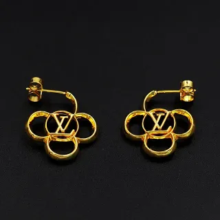 Brincos Louis Vuitton dourados com círculos entrelaçados