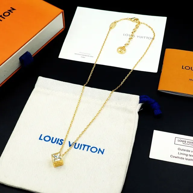 Louis Vuitton Gold Transparent Chain Square-Cut Crystal Pendant Necklace 10