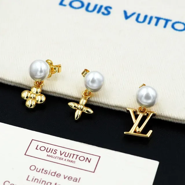 Louis Vuitton Boucles d'Oreilles Doré Blanc avec Perle 4