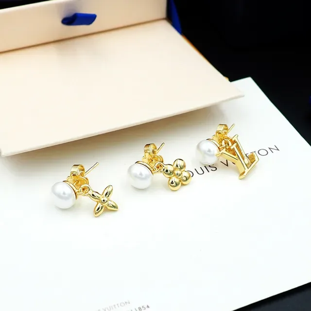 Louis Vuitton Boucles d'Oreilles Doré Blanc avec Perle 6