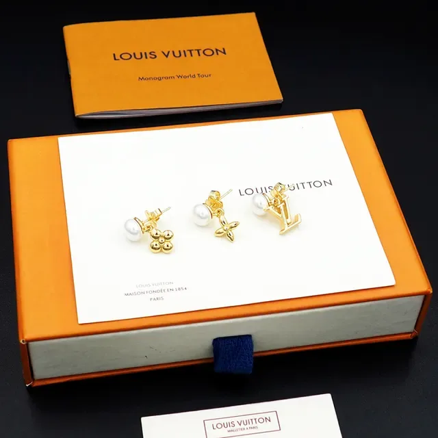 Louis Vuitton Boucles d'Oreilles Doré Blanc avec Perle 8