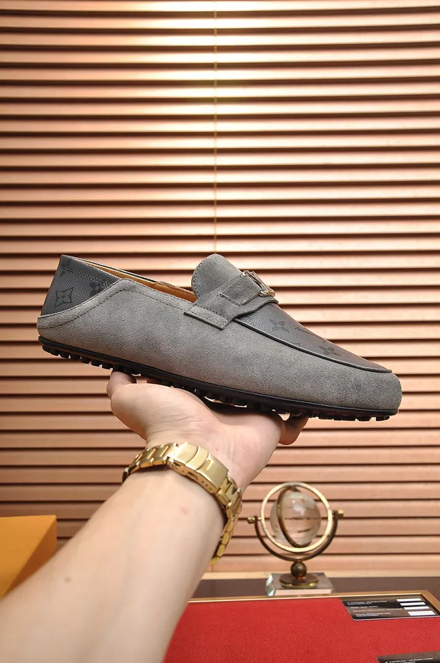 Louis Vuitton গ্রে মোনোগ্রাম সুয়েড লোফার 7
