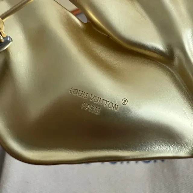 Louis Vuitton Heart-Shaped Crumpled Gold Monogram Ring 2