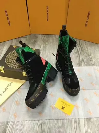 路易威登 Le Cagole Boot 黑色 绿色 粉色 蛇皮 踝靴 4