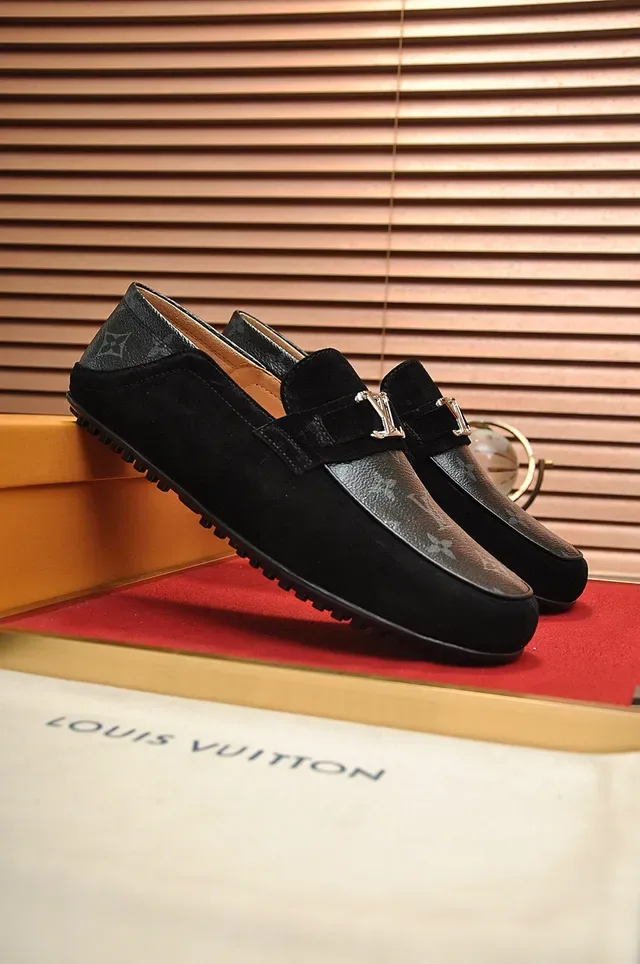 Louis Vuitton Moccasins Noir Daim Monogram Toe Cap Moccasins 8