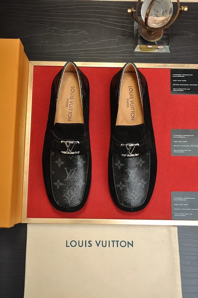 Louis Vuitton Moccasins Noir Daim Monogram Toe Cap Moccasins 9