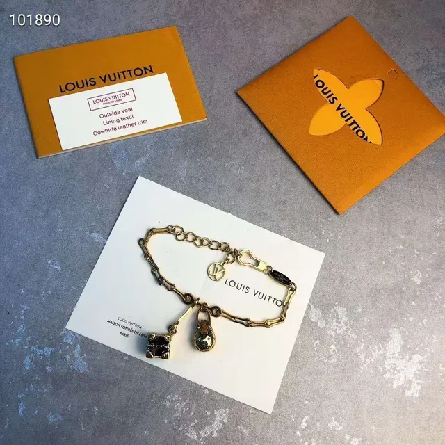Bracelet Louis Vuitton Lockme Chaîne à maillons Or Noir LV Monogram Cadenas Charme 8