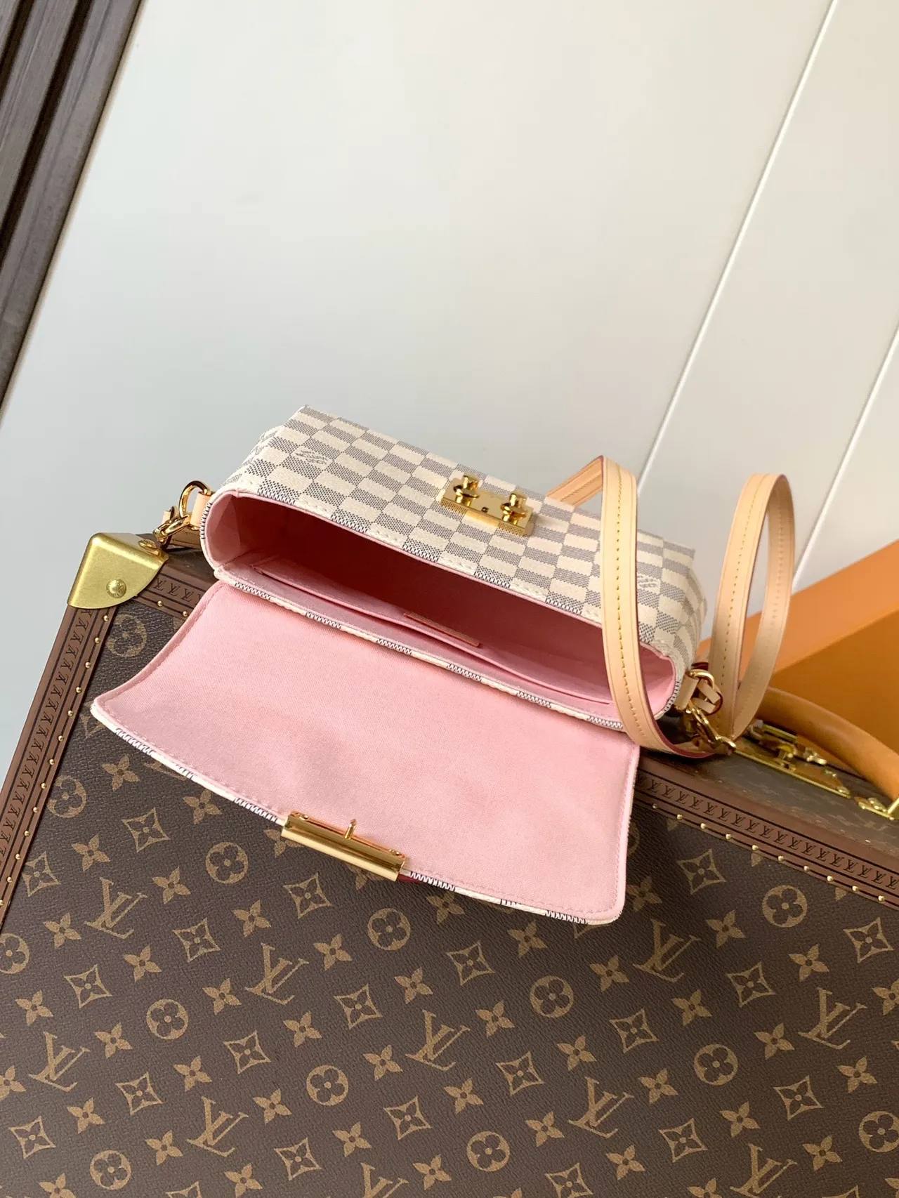 Louis Vuitton Locky Damier Azur Checkerboard Bolsa tote estruturada com alças superiores 3