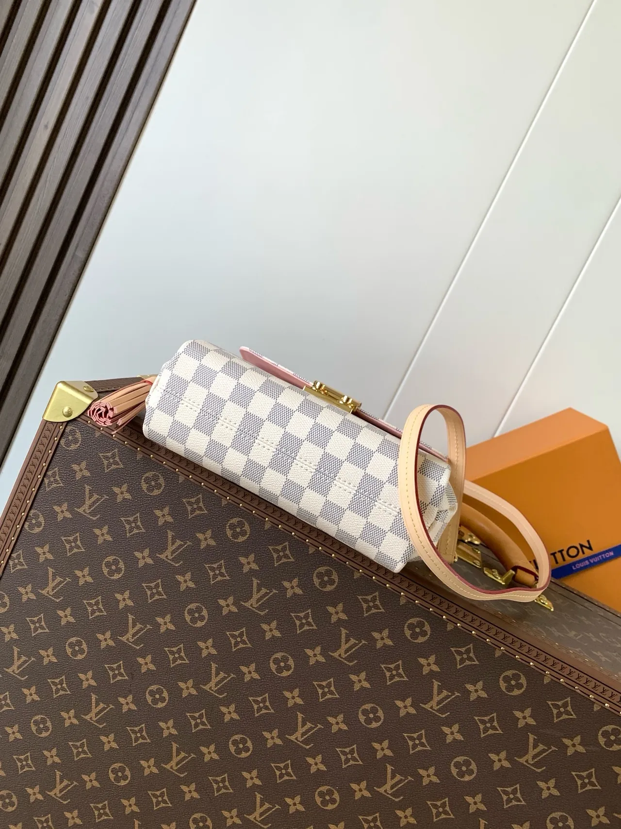 Louis Vuitton Locky Damier Azur Checkerboard Bolsa tote estruturada com alças superiores 6