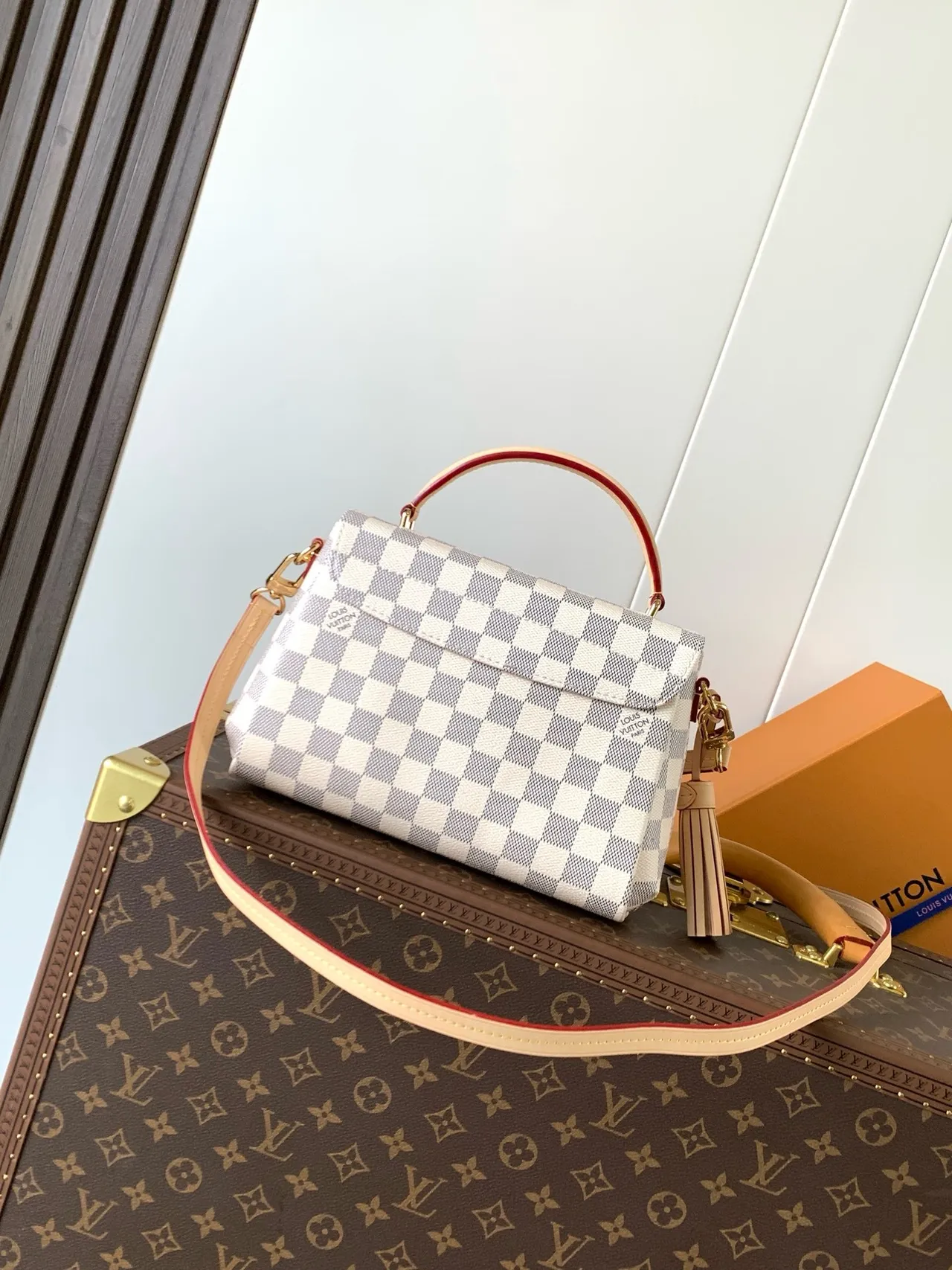 Louis Vuitton Locky Damier Azur Checkerboard Bolsa tote estruturada com alças superiores 7