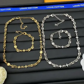 Colar Louis Vuitton LV Corrente Ouro Prata Elos Oval Monograma Charms