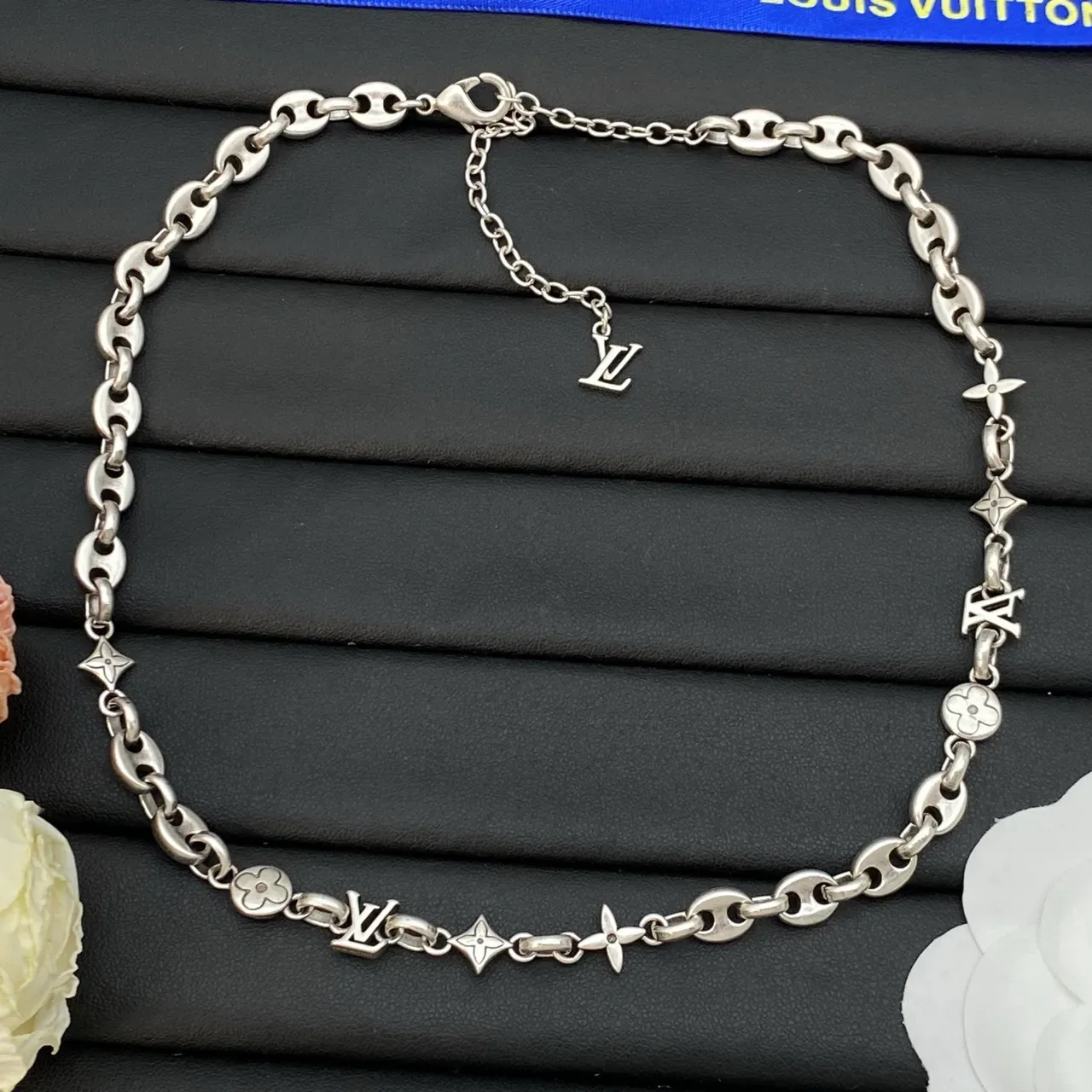 Colar Louis Vuitton LV Corrente Ouro Prata Elos Oval Monograma Charms 4