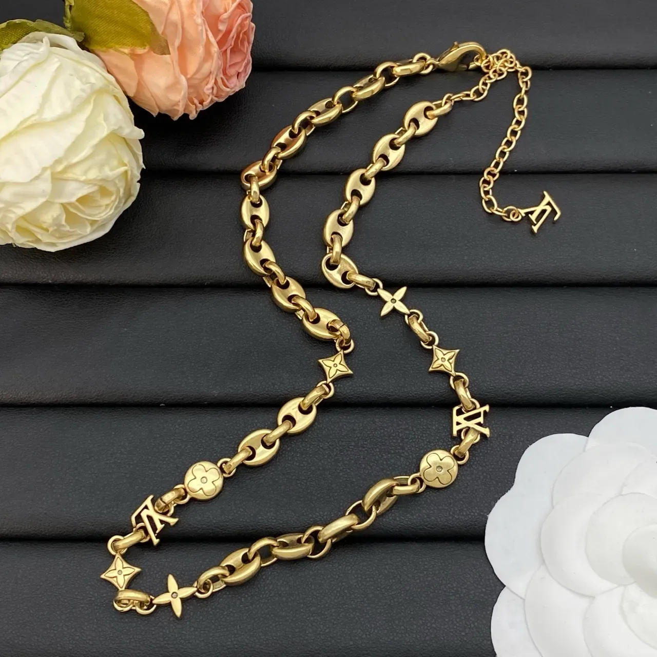 Colar Louis Vuitton LV Corrente Ouro Prata Elos Oval Monograma Charms 7