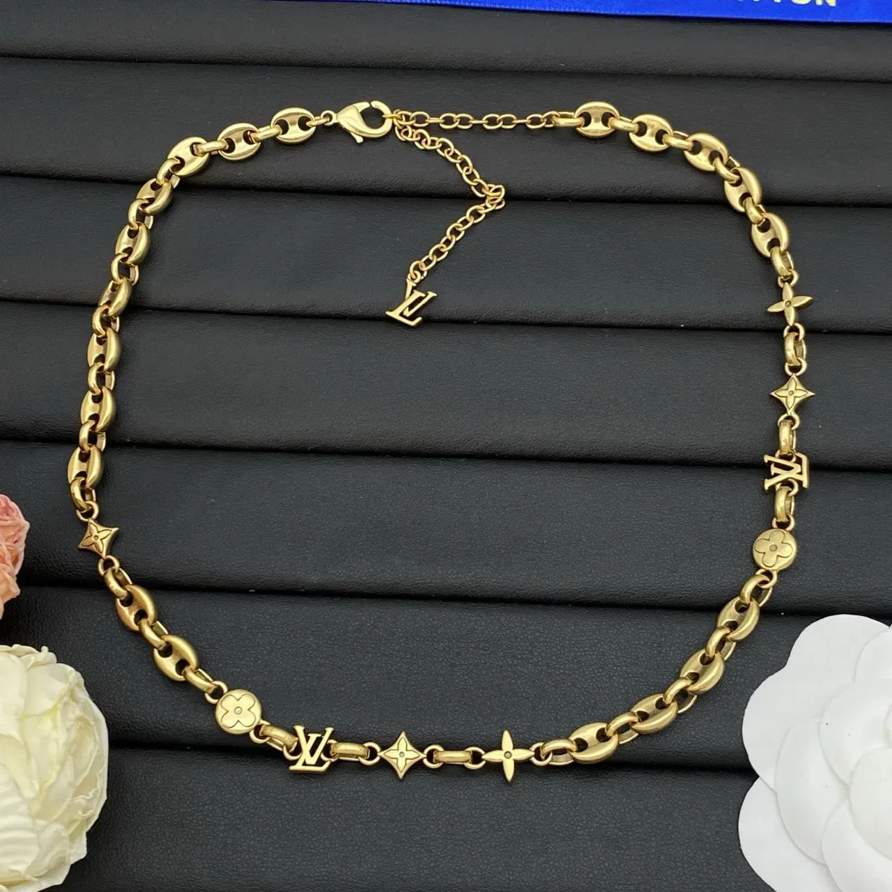 Colar Louis Vuitton LV Corrente Ouro Prata Elos Oval Monograma Charms 8
