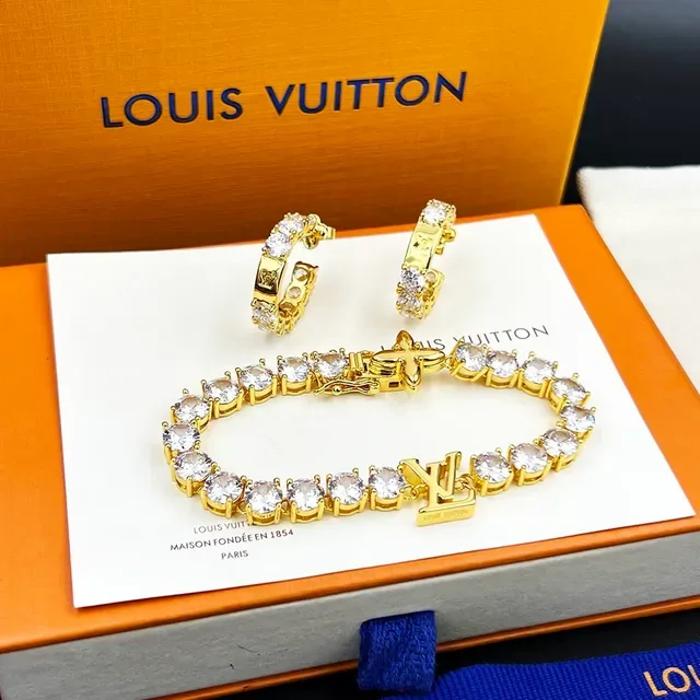 Louis Vuitton LV Crystals Crystal-Encrusted Monogram Clasp Bracelet 7