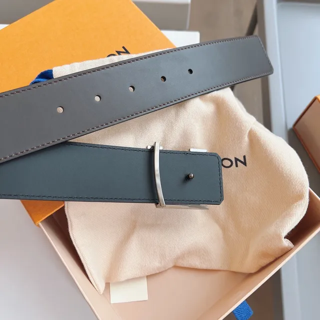 Louis Vuitton LV Initiales Cinto de couro 8