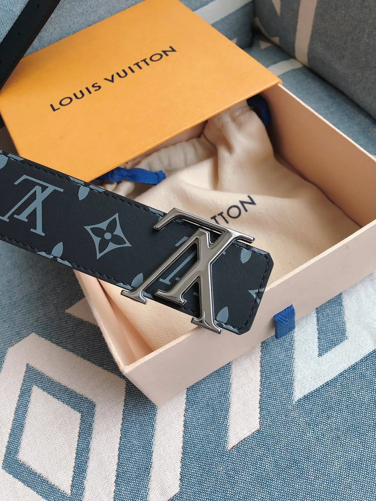 Louis Vuitton LV Initiales Monogram Ceinture en cuir 4