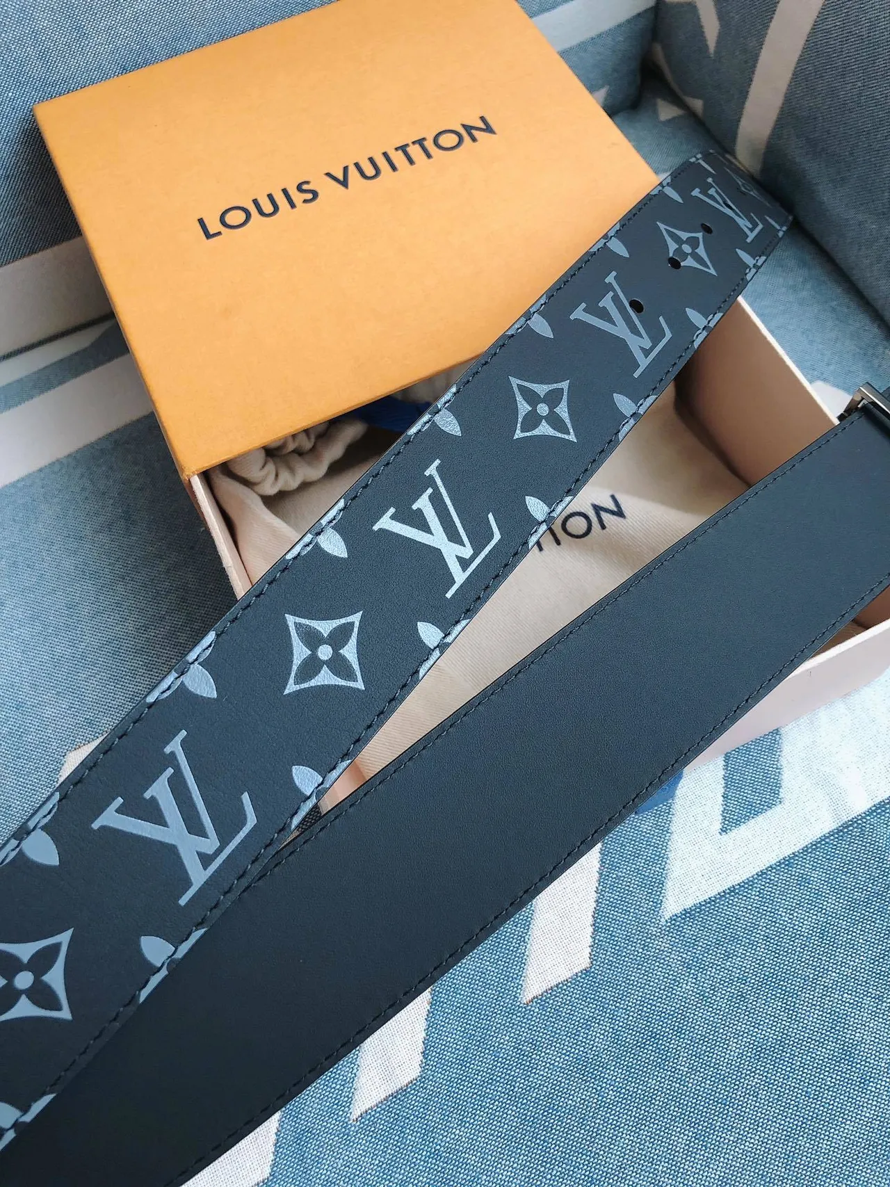 Louis Vuitton LV Initiales Monogram Ceinture en cuir 5