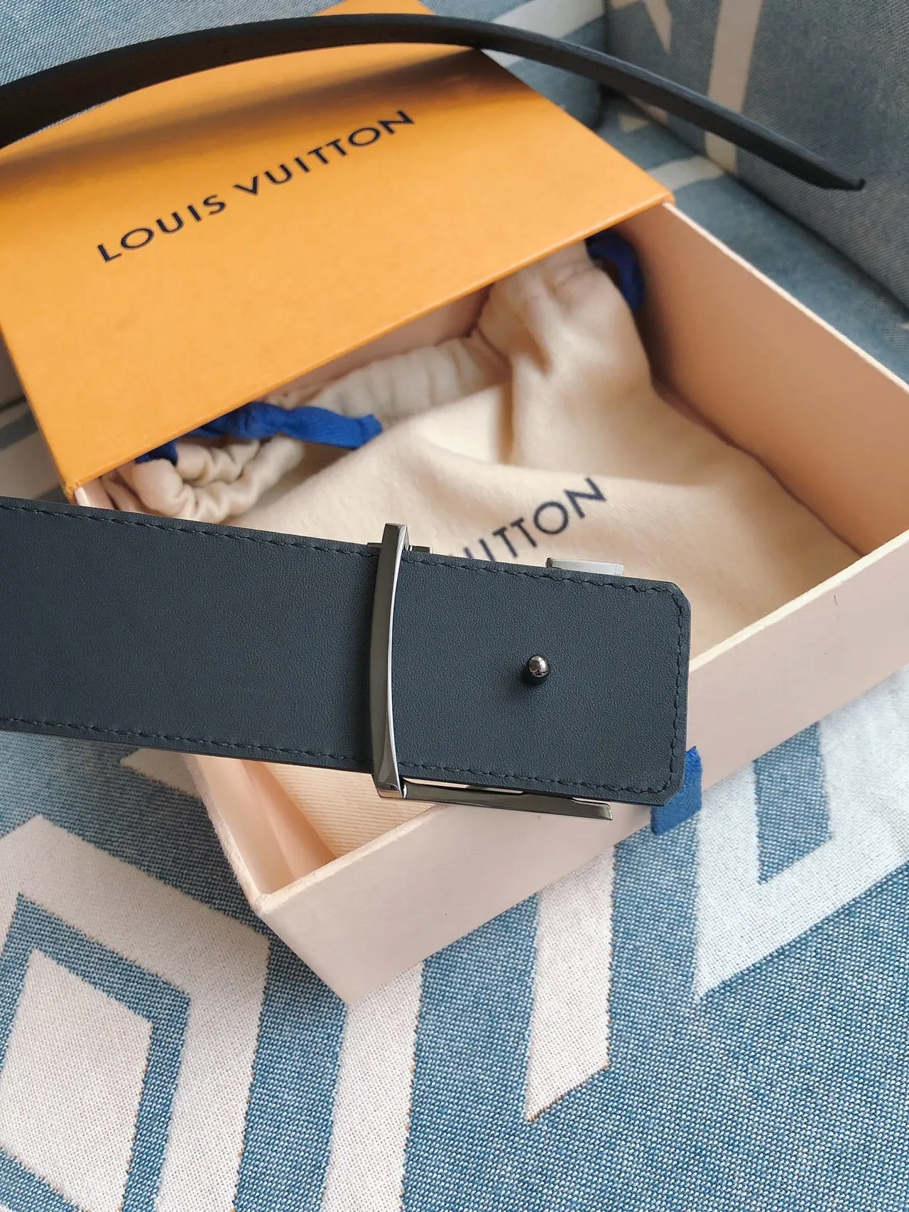 Louis Vuitton LV Initiales Monogram Ceinture en cuir 6