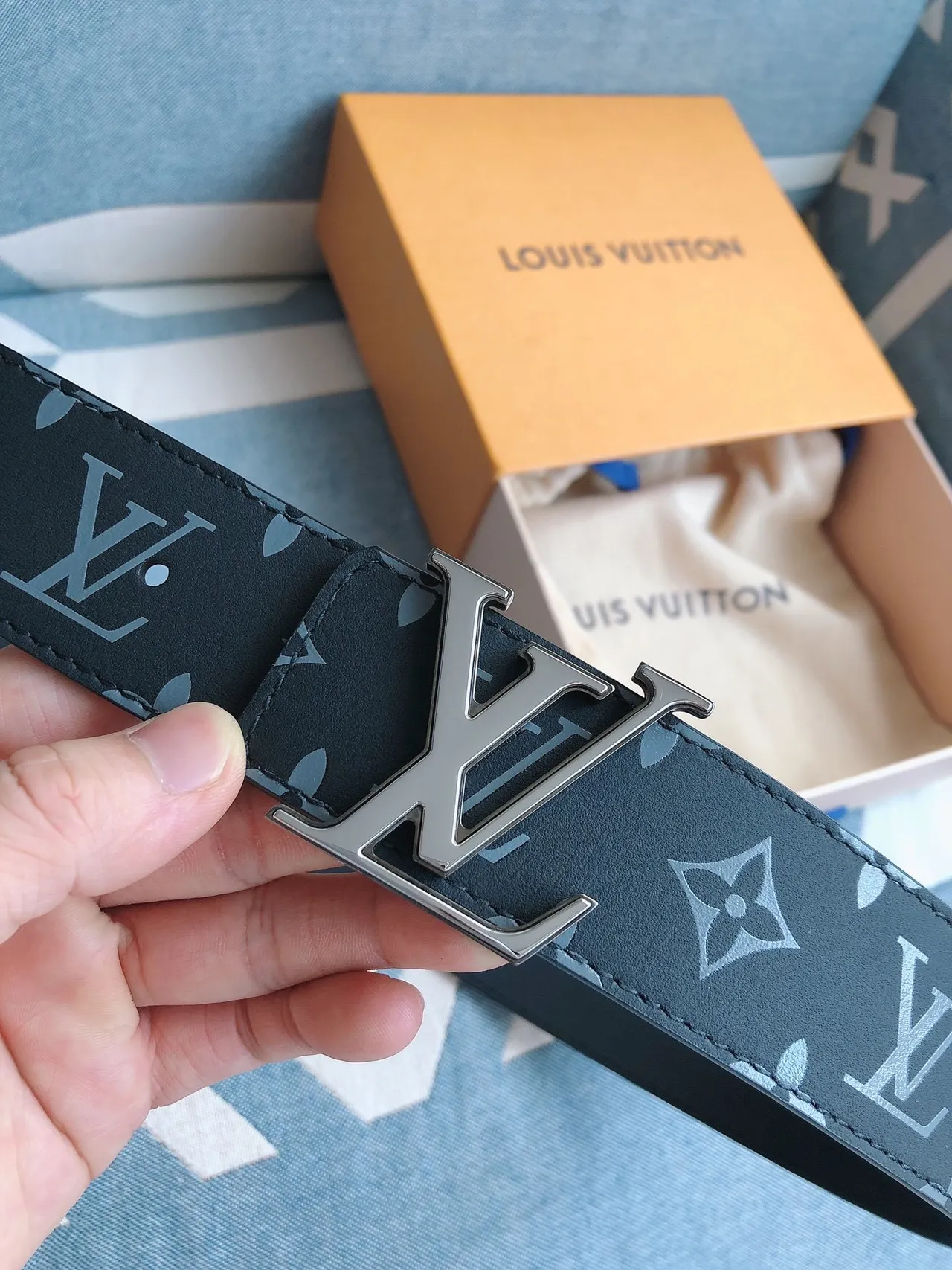 Louis Vuitton LV Initiales Monogram Ceinture en cuir 8