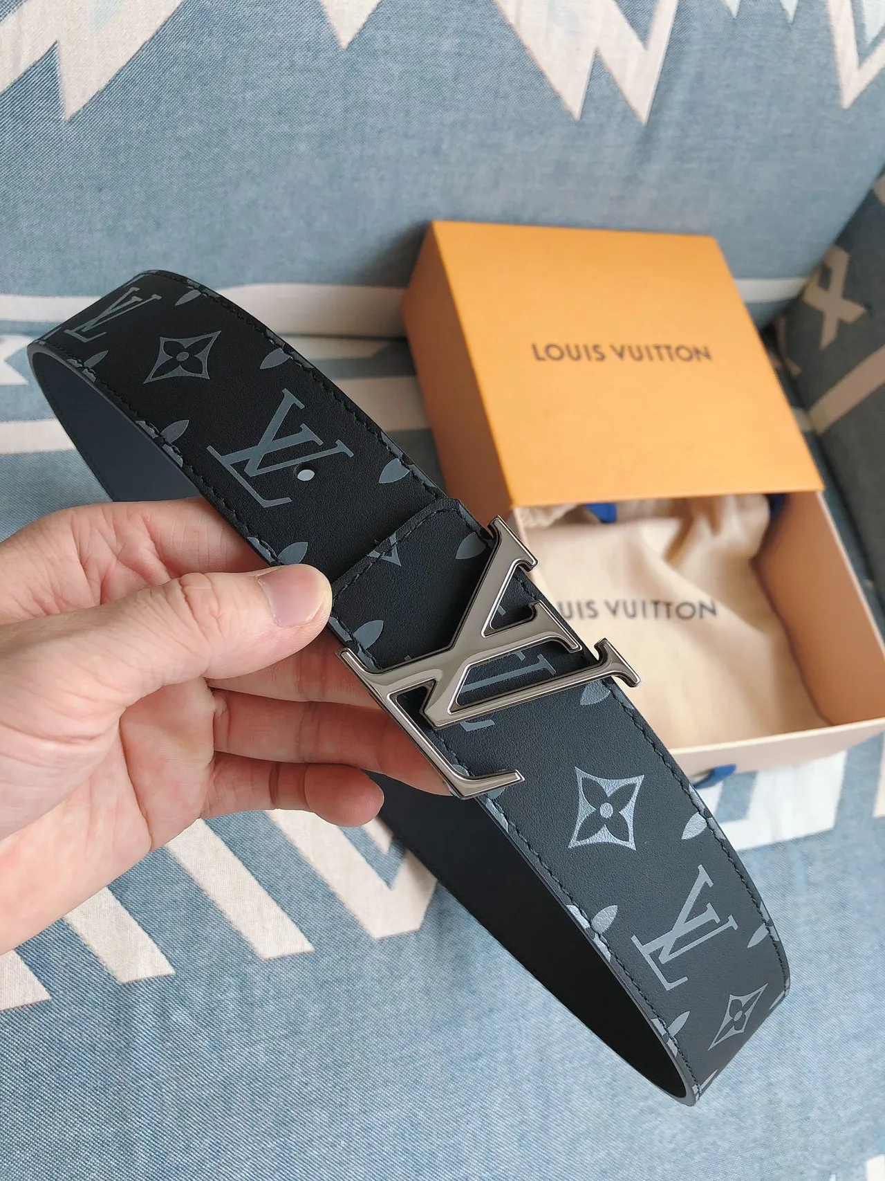 Louis Vuitton LV Initiales Monogram Ceinture en cuir 9
