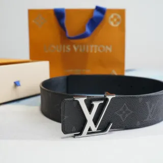Louis Vuitton LV Initiales Monogram cinto de couro