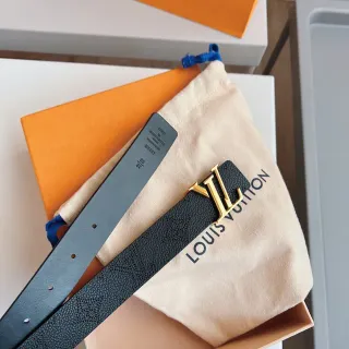 Louis Vuitton LV Monogram Belt Negro Cuero Granulado Hebilla Dorado Cinturón de Cuero