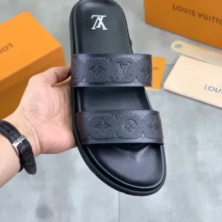 Sandalias Louis Vuitton LV Slide Negras Monogram Embosadas