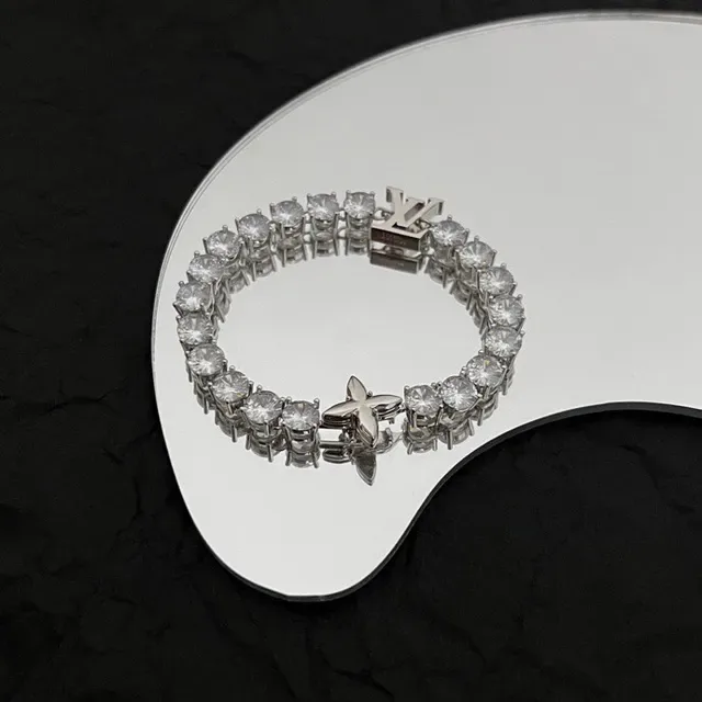 Bracelet Louis Vuitton LV Star Argent Transparente Cristal Incrusté Monogrammé 3
