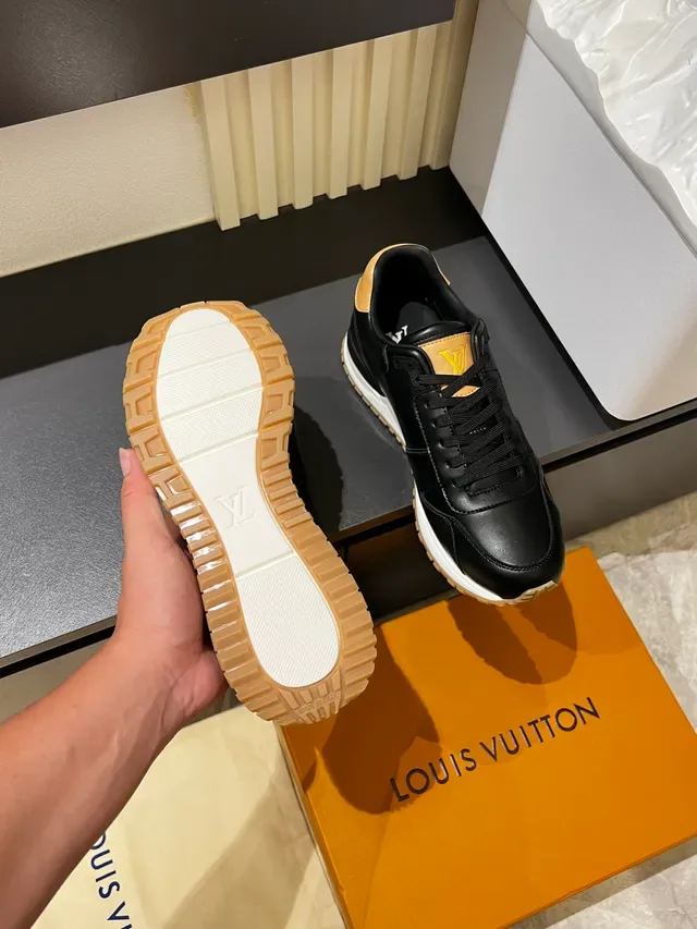 Louis Vuitton LV Trainer Zapatillas Lifestyle de Cuero Negro y Beige Paneladas Low-Top 3