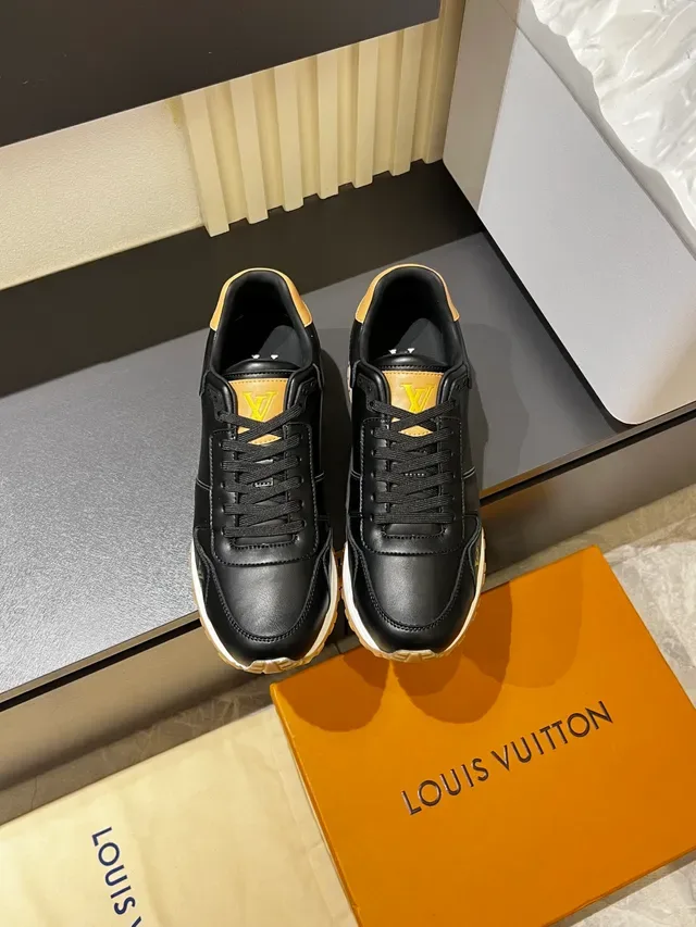 Louis Vuitton LV Trainer Zapatillas Lifestyle de Cuero Negro y Beige Paneladas Low-Top 5