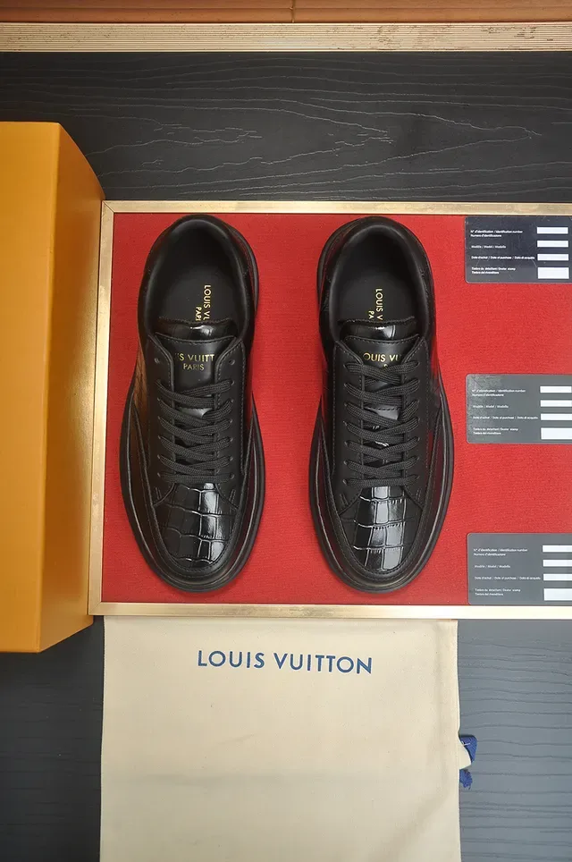 Louis Vuitton LV Trainer Baskets Noires Semelle Plateforme Basse Style de Vie 5
