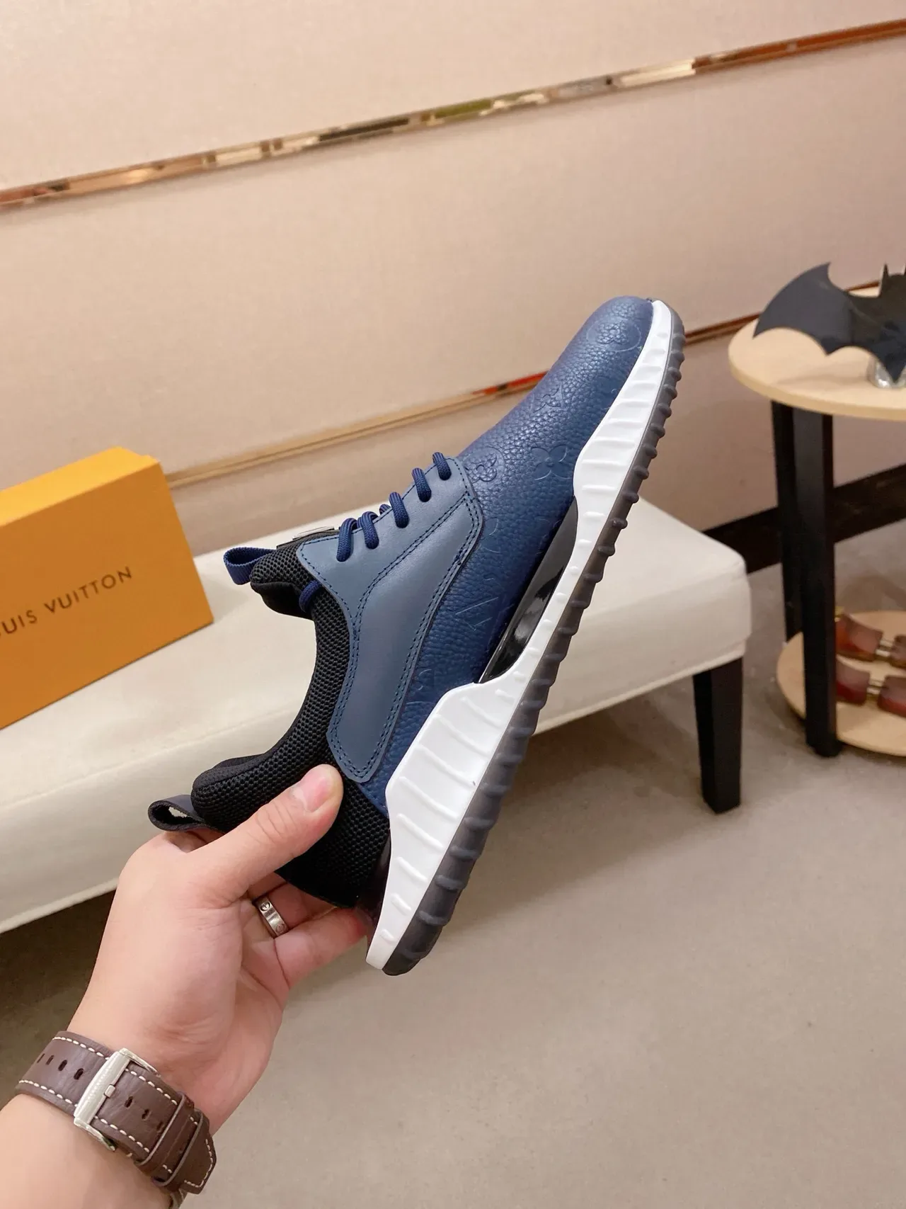 Louis Vuitton LV Trainer 海军蓝白 压花 Monogram 皮革 网面 鞋跟 领 生活方式 运动鞋 5