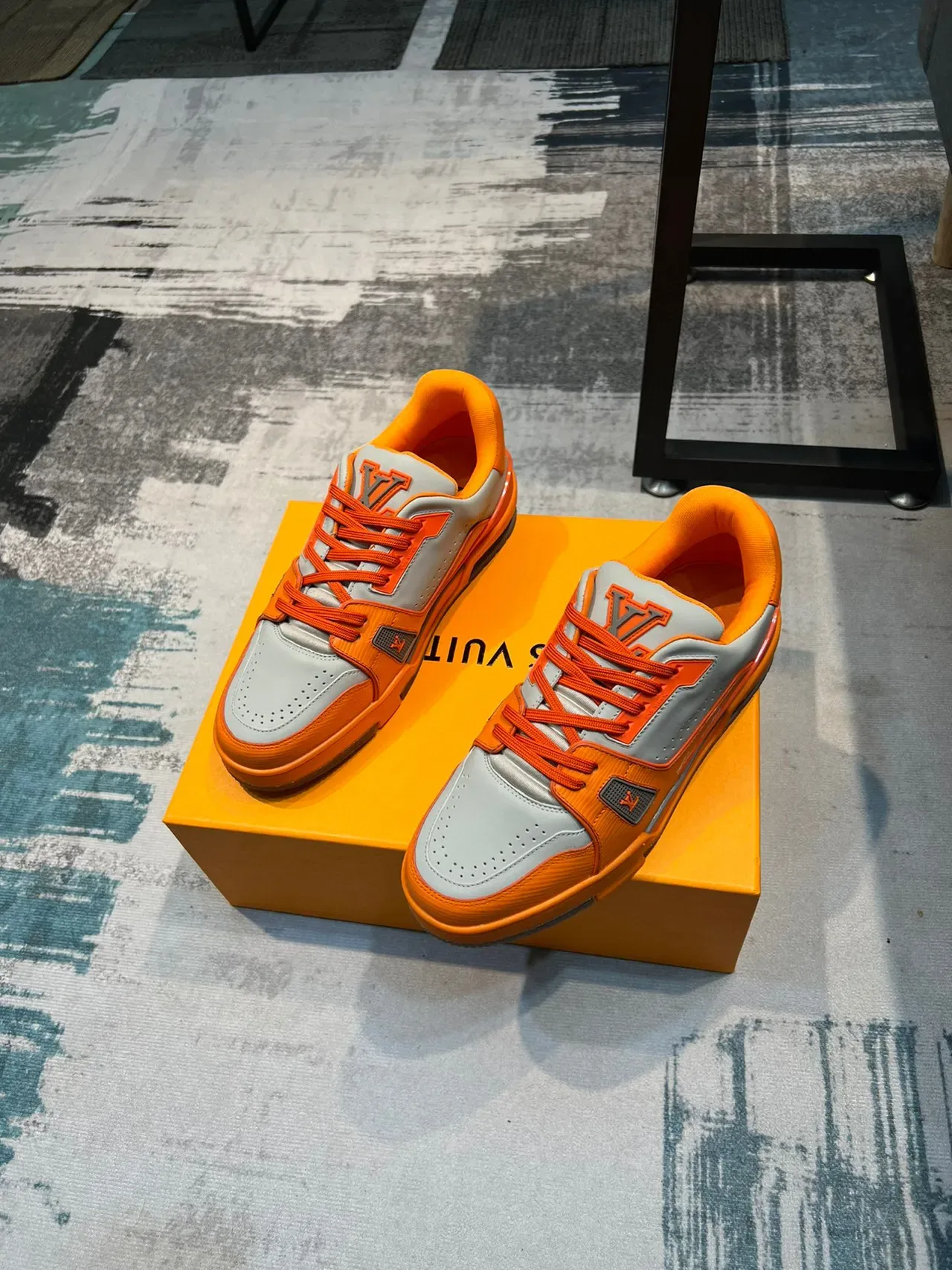 Louis Vuitton LV Trainer برتقالي رمادي منخفض القدمين متعدد الطبقات جلد وميكرونايت لايف ستايل سنايكرز 5