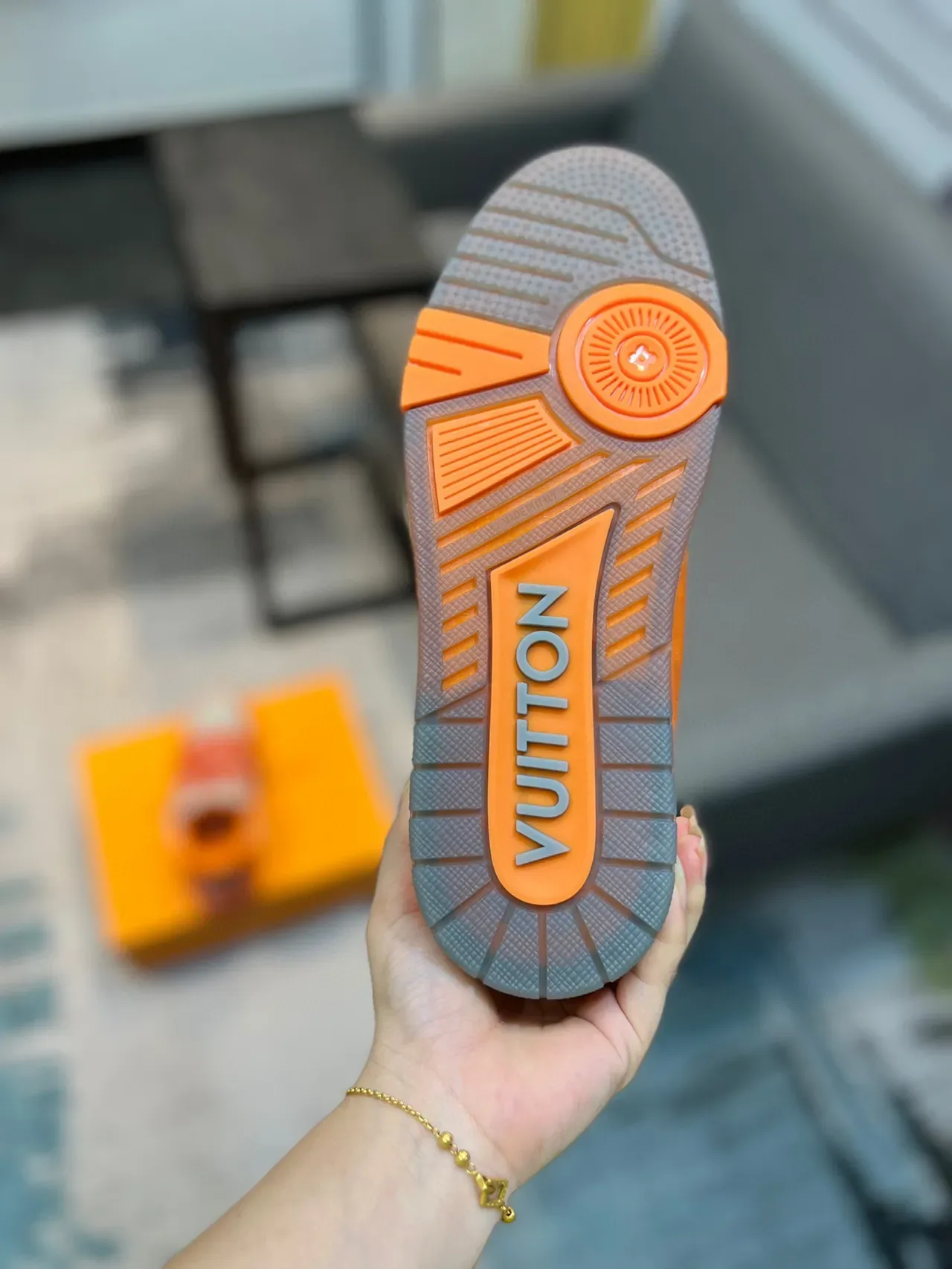 Louis Vuitton LV Trainer برتقالي رمادي منخفض القدمين متعدد الطبقات جلد وميكرونايت لايف ستايل سنايكرز 9