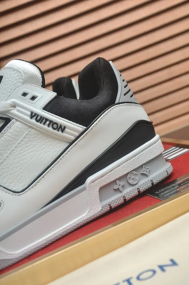 Louis Vuitton LV Trainer Zapatillas Lifestyle Blanco y Negro Suela Media Estructurada Cuero y Sintético Superior 2