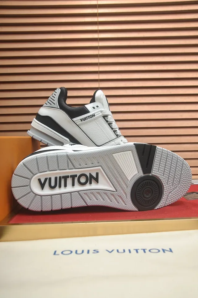 Louis Vuitton LV Trainer Zapatillas Lifestyle Blanco y Negro Suela Media Estructurada Cuero y Sintético Superior 3