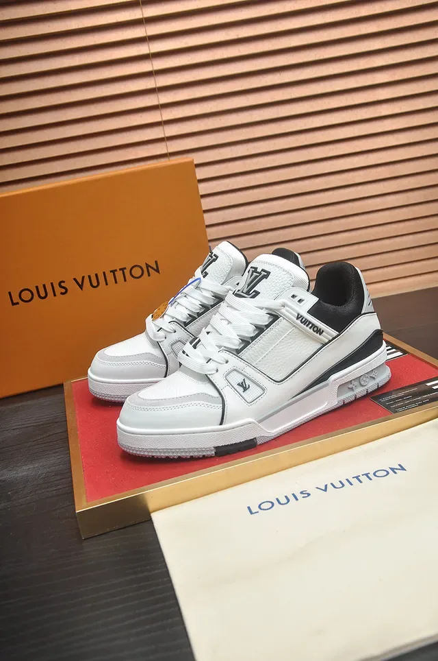 Louis Vuitton LV Trainer Zapatillas Lifestyle Blanco y Negro Suela Media Estructurada Cuero y Sintético Superior 4