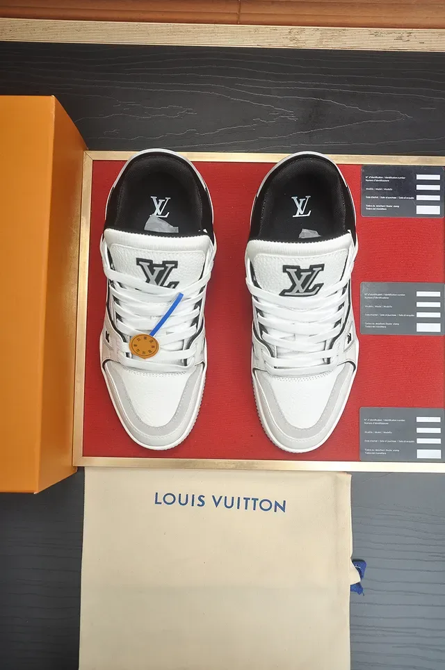 Louis Vuitton LV Trainer Zapatillas Lifestyle Blanco y Negro Suela Media Estructurada Cuero y Sintético Superior 5