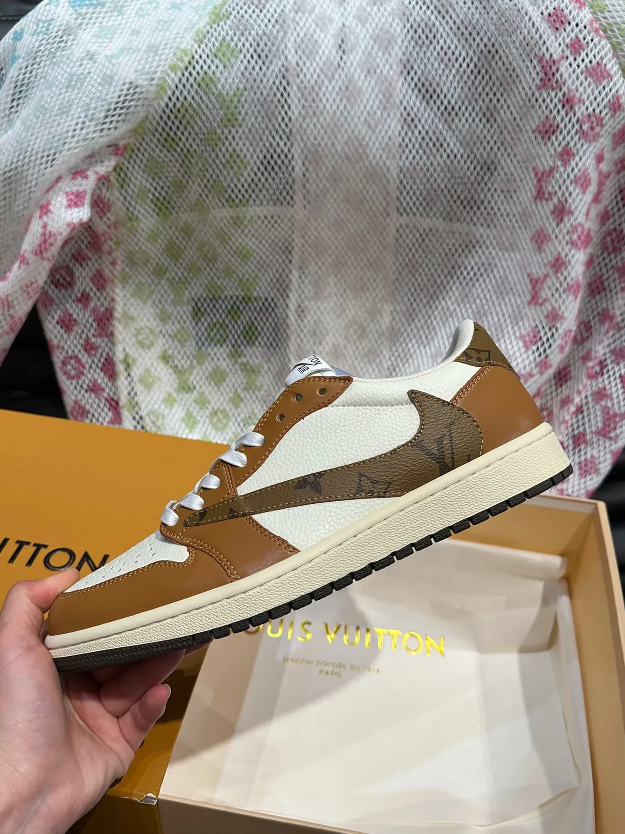 Louis Vuitton LV Trainer Blanc et Marron Low-Top Perforé à l'orteil Lifestyle Sneakers 2