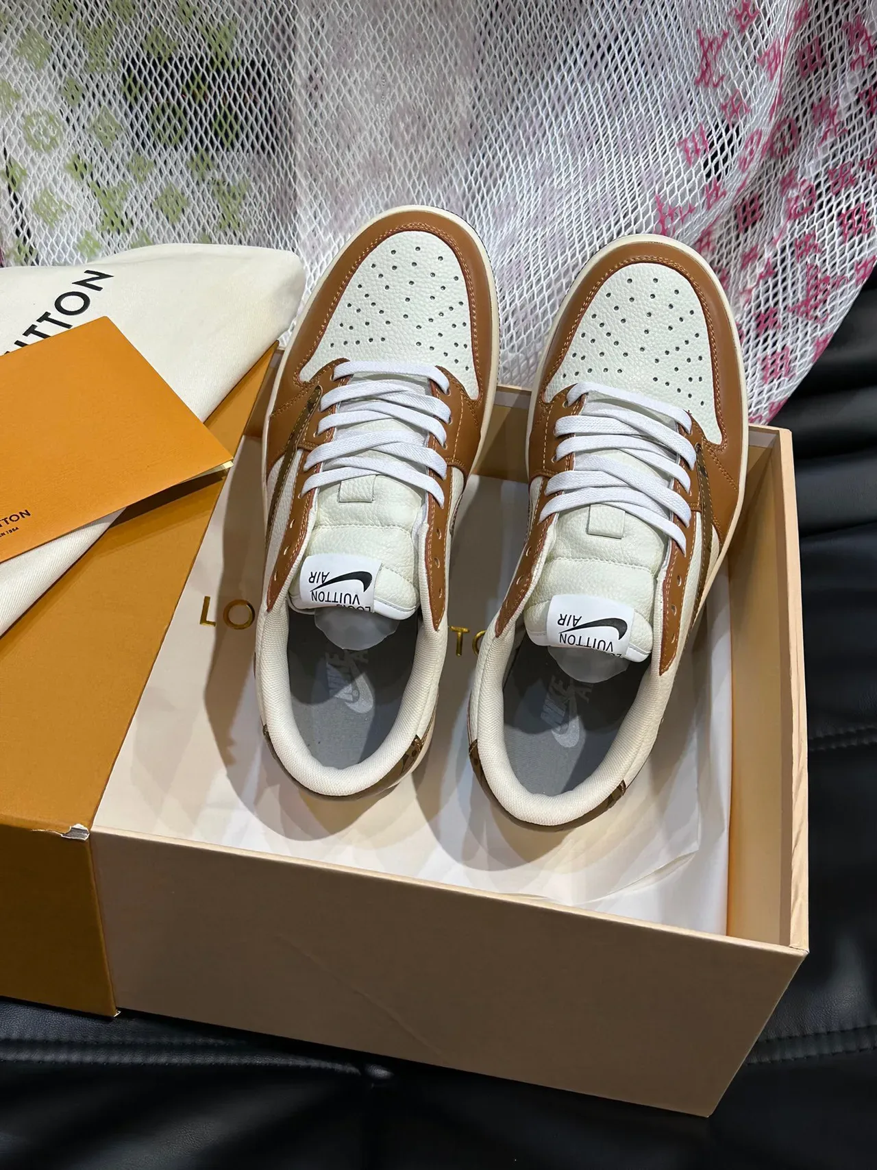 Louis Vuitton LV Trainer Blanc et Marron Low-Top Perforé à l'orteil Lifestyle Sneakers 5