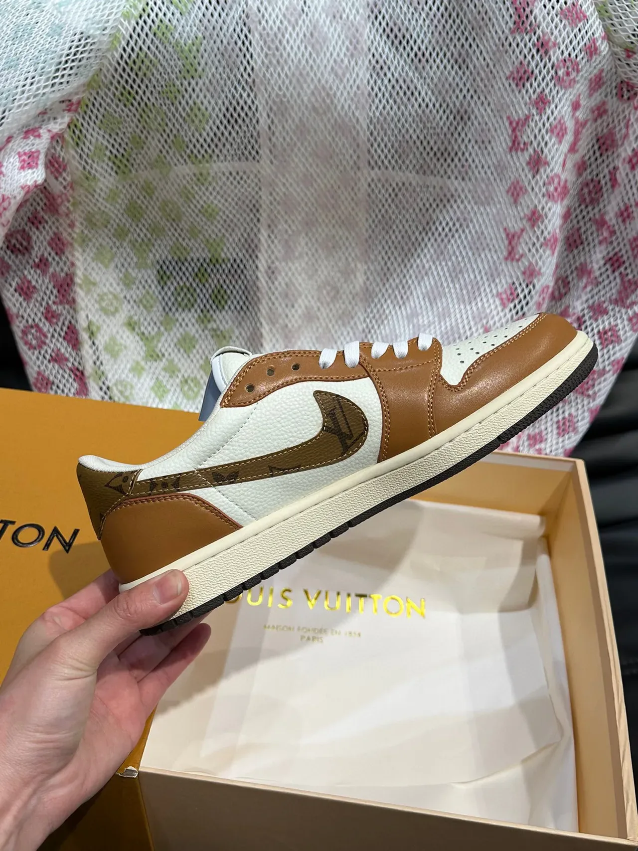 Louis Vuitton LV Trainer Blanc et Marron Low-Top Perforé à l'orteil Lifestyle Sneakers 6