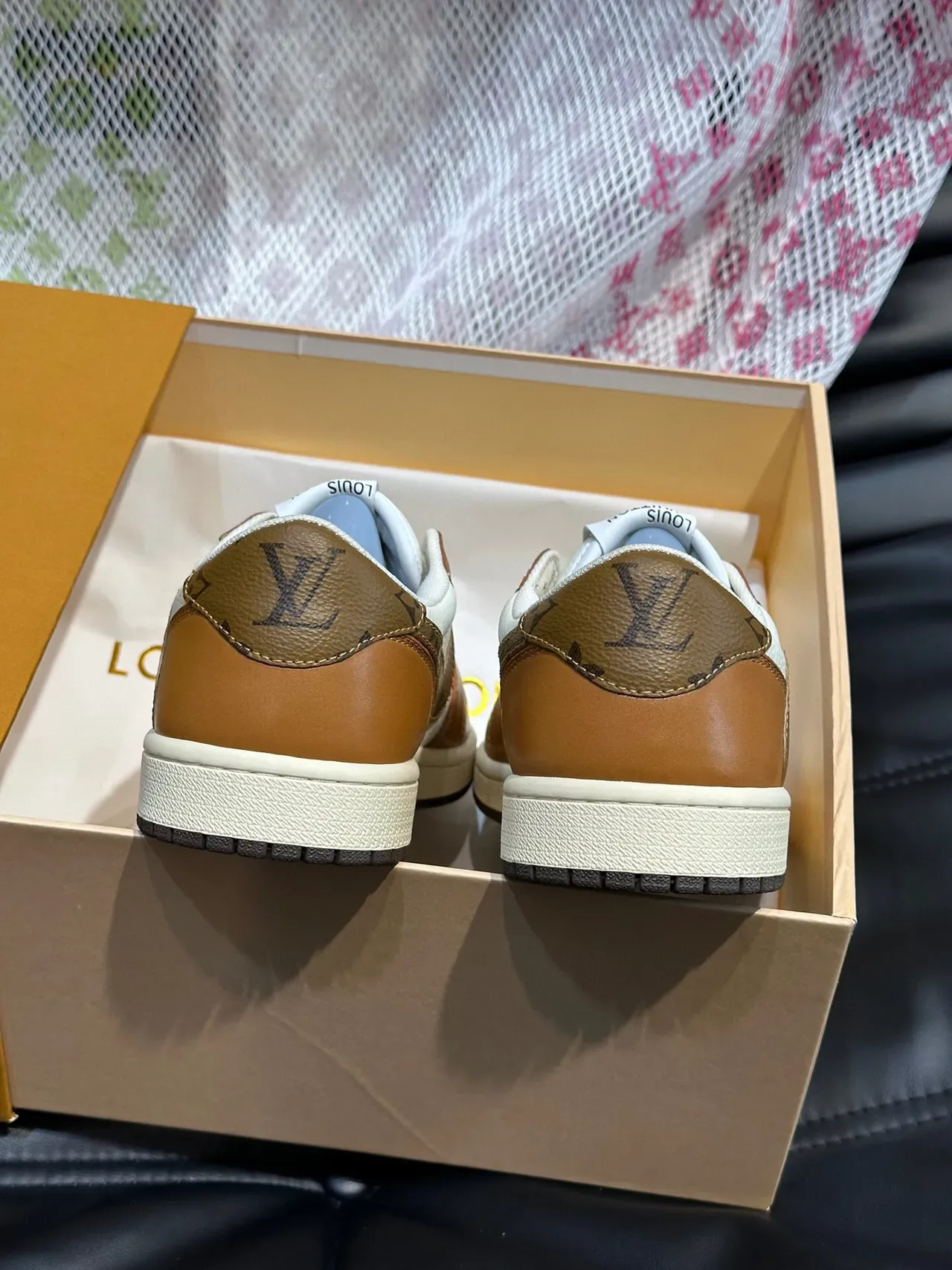 Louis Vuitton LV Trainer Blanc et Marron Low-Top Perforé à l'orteil Lifestyle Sneakers 7